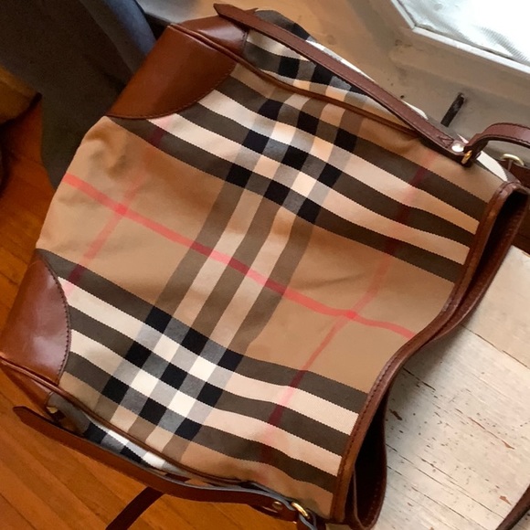 Authentic Burberry Canterbury Vintage Large with Tags - Picture 9 of 15